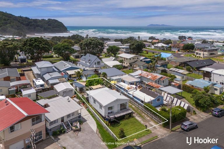 Photo of property in 10 Fyfe Road, Waihi Beach, 3611