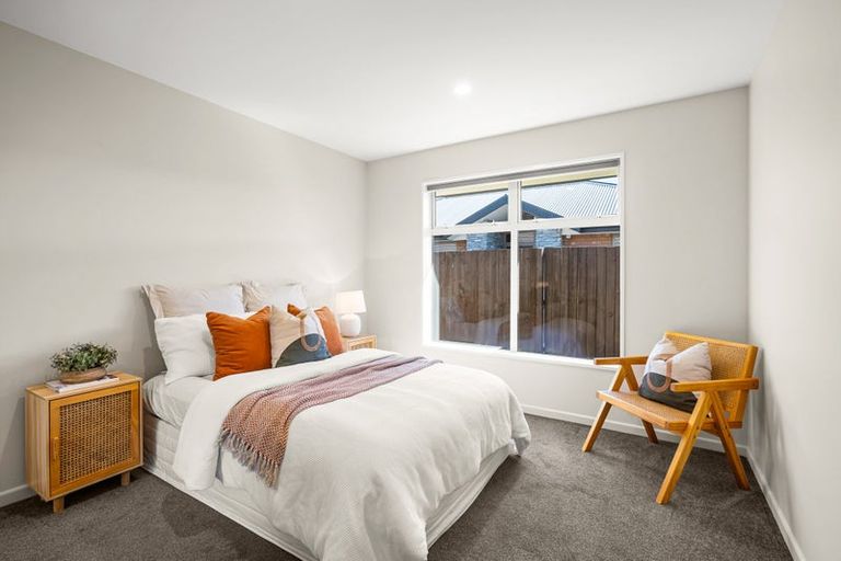 Photo of property in 30 Davaar Crescent, Broomfield, Christchurch, 8042
