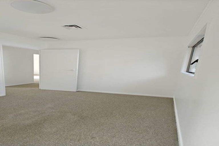 Photo of property in 6 Teviot Place, Totara Vale, Auckland, 0629