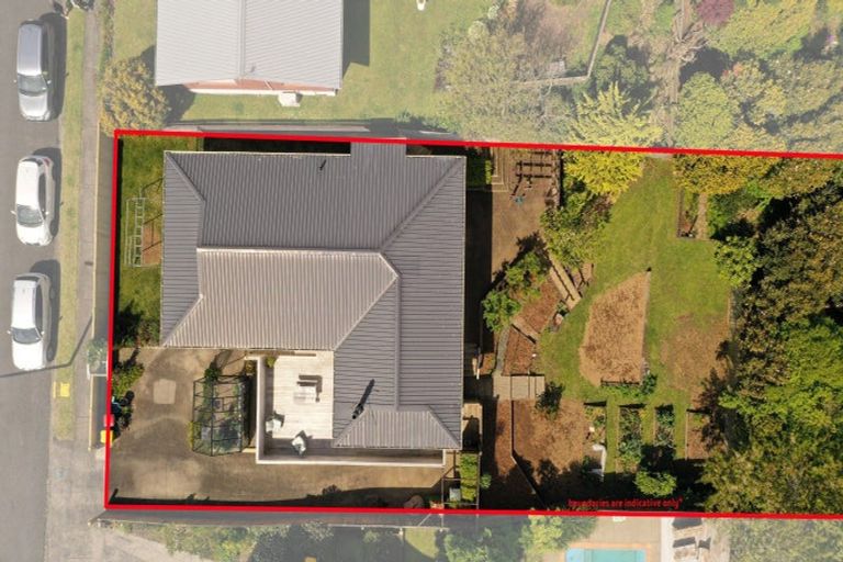 Photo of property in 17 Longview Drive, Merrilands, New Plymouth, 4312