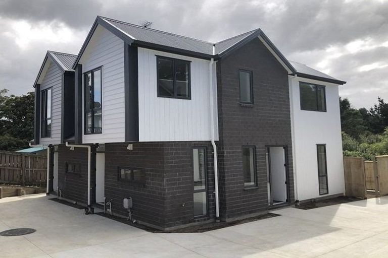 Photo of property in 60d Seymour Road, Sunnyvale, Auckland, 0612