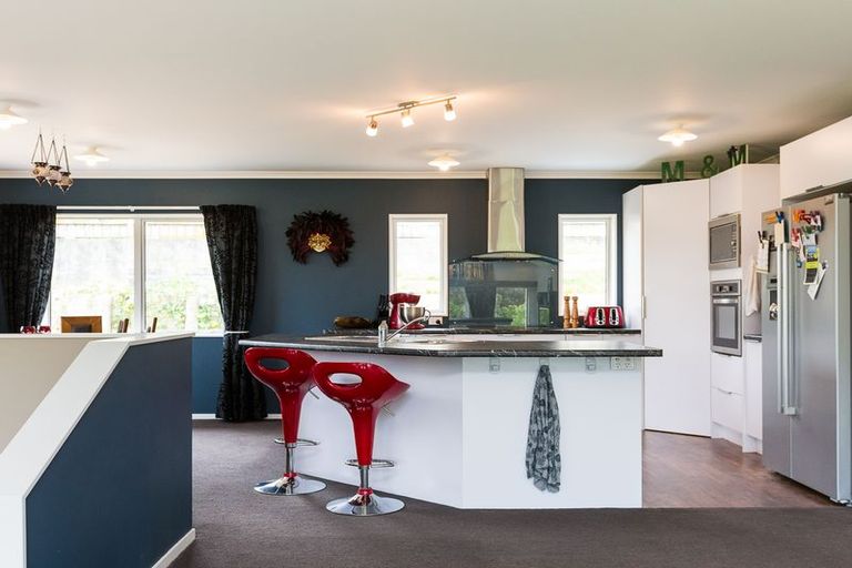 Photo of property in 14 Willowstream Grove, Cloverlea, Palmerston North, 4412