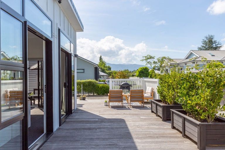 Photo of property in 24 Kempton Street, Greytown, 5712