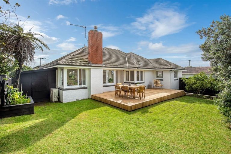 Photo of property in 1/41 College Road, Northcote, Auckland, 0627