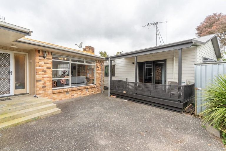 Photo of property in 35 Pulham Crescent, Queenwood, Hamilton, 3210