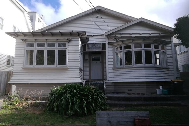 Photo of property in 76 Majoribanks Street, Mount Victoria, Wellington, 6011