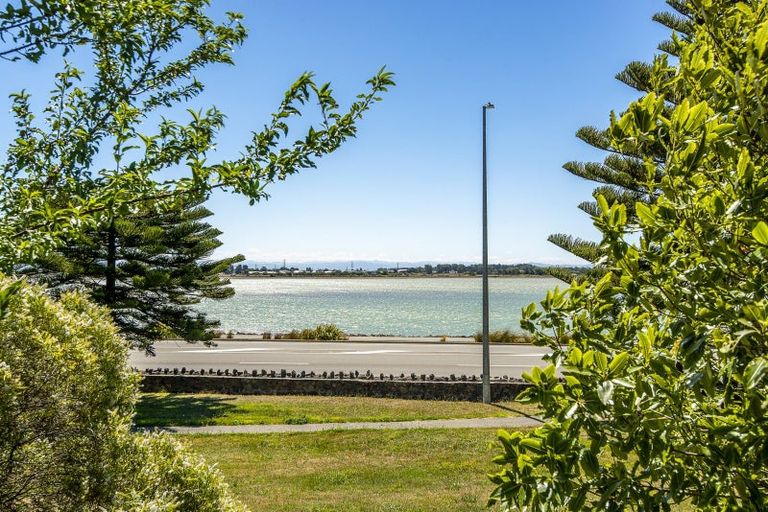 Photo of property in 1/1 The Brae, Mount Pleasant, Christchurch, 8081