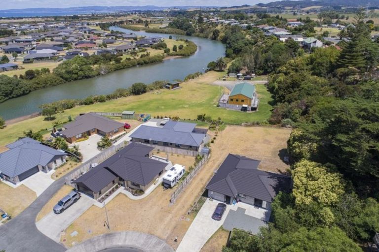 Photo of property in 10 Waimanu Place, Ruakaka, 0116