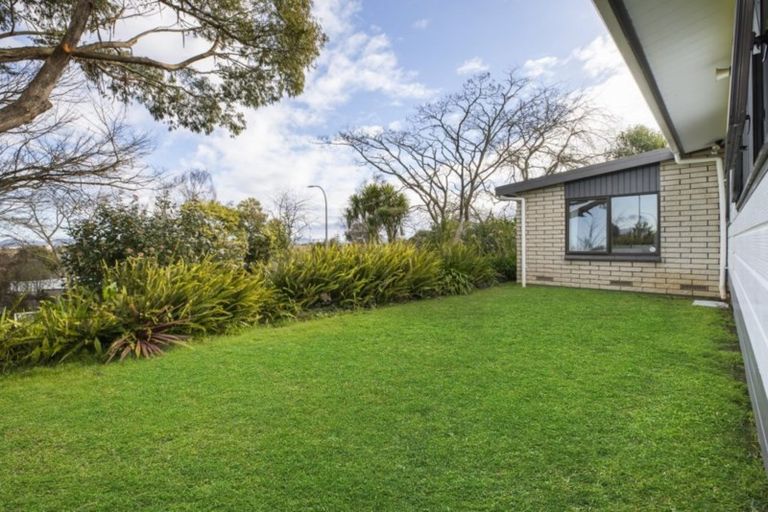Photo of property in 1 Titoki Place, Pukete, Hamilton, 3200