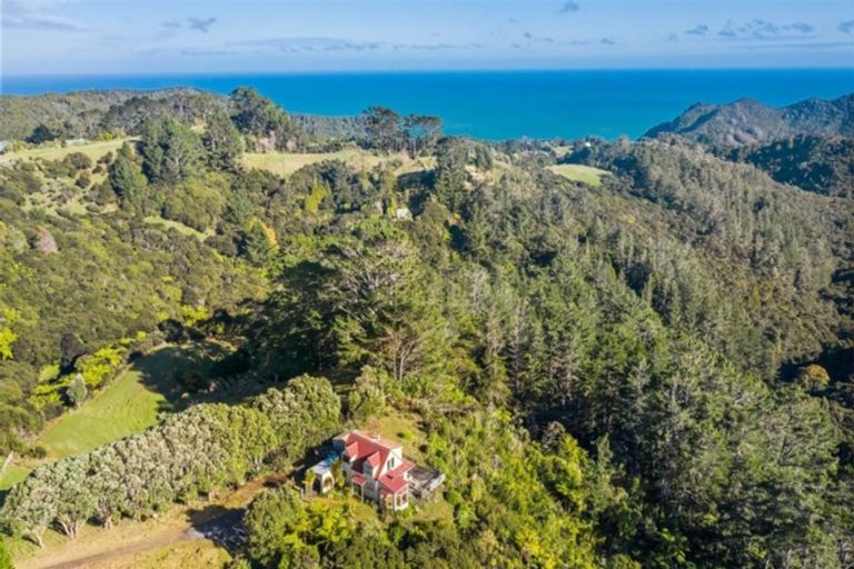 Photo of property in 156 Lone Kauri Road, Karekare, New Lynn, 0772