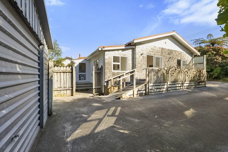 Photo of property in 1 Queens Road, Glen Avon, New Plymouth, 4312