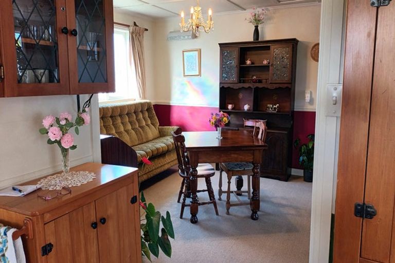 Photo of property in 9 Gladstone Street, Westport, 7825