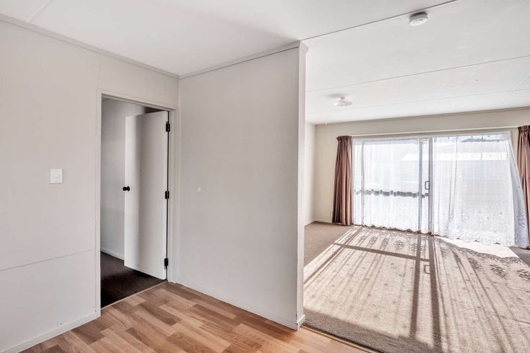 Photo of property in 2 Birch Place, Aramoho, Whanganui, 4500