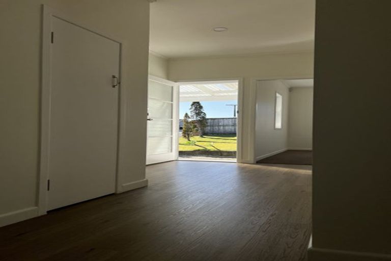 Photo of property in 61 Oakdale Road, Mount Roskill, Auckland, 1041