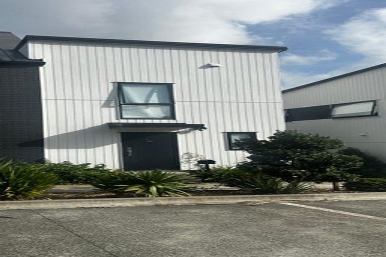 Photo of property in 2/125b Metcalfe Road, Ranui, Auckland, 0612