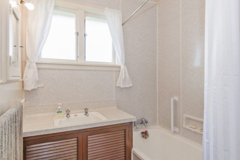 Photo of property in 21 Carston Street, Leeston, 7632