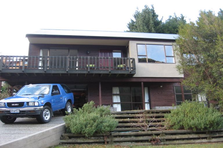 Photo of property in 3 Mackinnon Terrace, Sunshine Bay, Queenstown, 9300