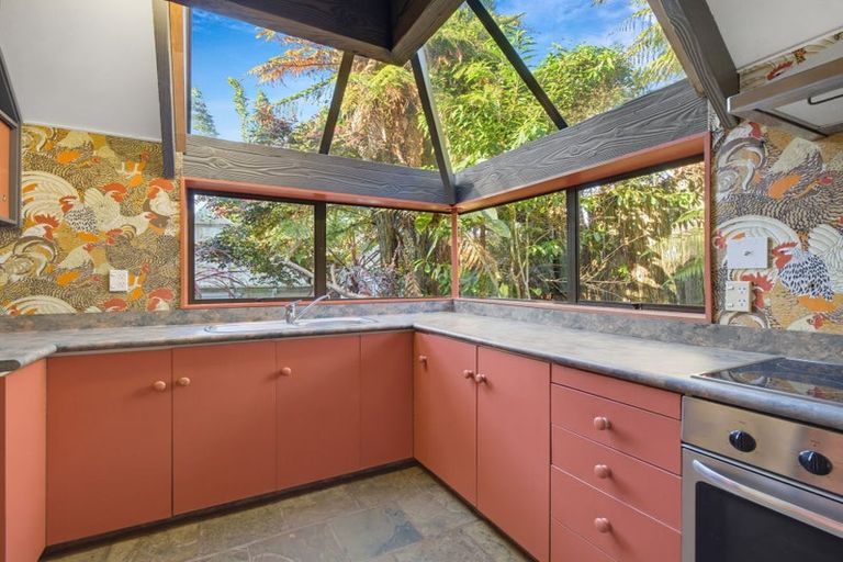 Photo of property in 17 Aquarius Drive, Kawaha Point, Rotorua, 3010