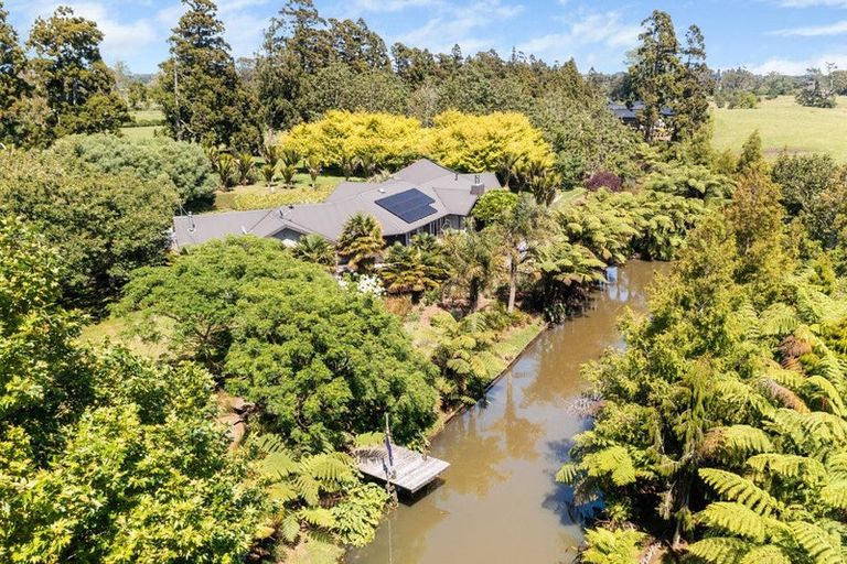 Photo of property in 187 Te Arei Road East, Huirangi, New Plymouth, 4373