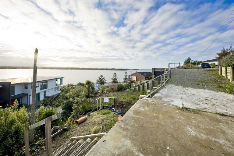 Photo of property in 24 The Brae, Mount Pleasant, Christchurch, 8081