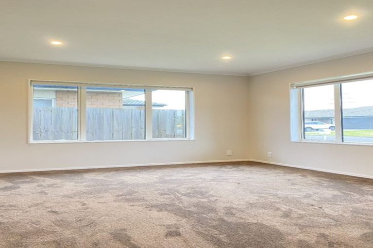 Photo of property in 6 Dalray Avenue, Takanini, 2112