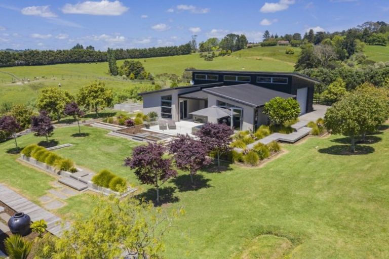 Photo of property in 701 Whitford Road, Whitford, Howick, 2571