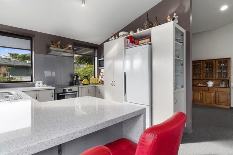 Photo of property in 2 Astor Place, Welcome Bay, Tauranga, 3112