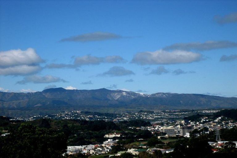 Photo of property in 17 Highbury Road, Highbury, Wellington, 6012