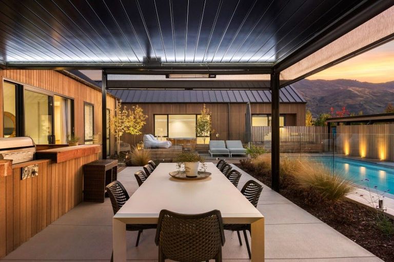 Photo of property in 14 Deans Drive, Wanaka, 9305