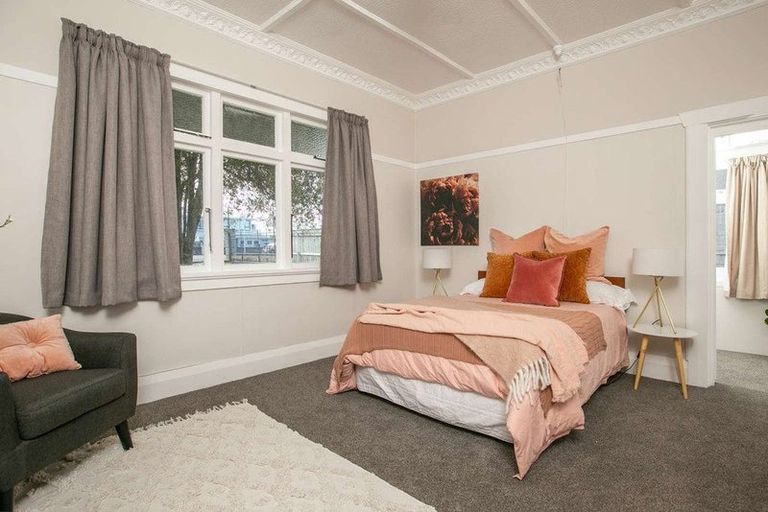 Photo of property in 349 Queen Street, Masterton, 5810