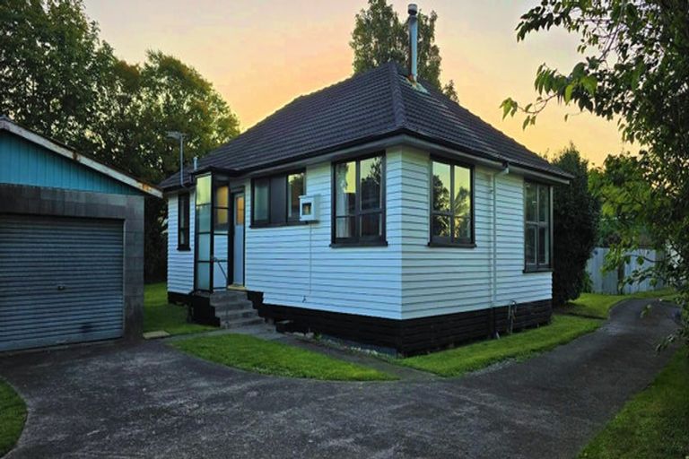 Photo of property in 7 Konini Street, Inglewood, 4330