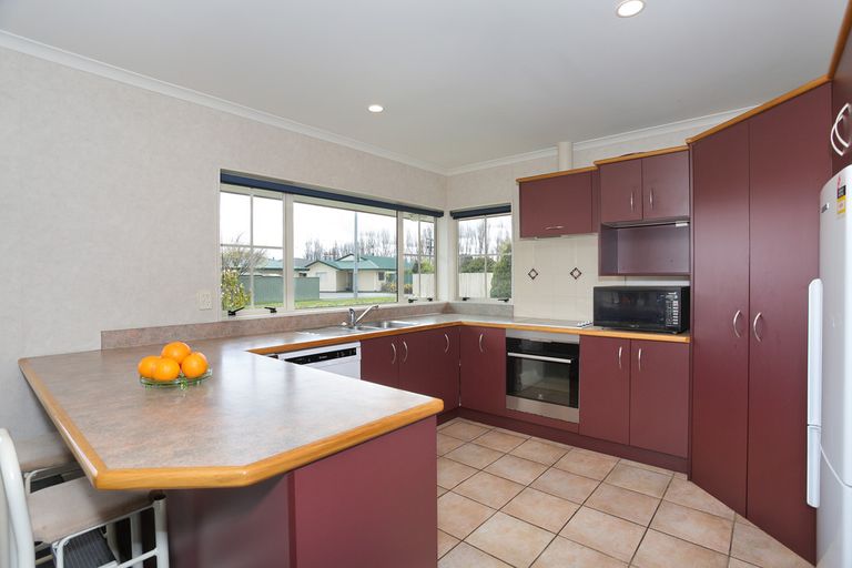 Photo of property in 5 Parnell Heights Drive, Kelvin Grove, Palmerston North, 4414