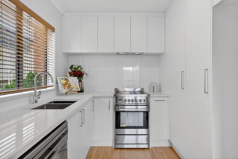 Photo of property in 61d Sabulite Road, Kelston, Auckland, 0602