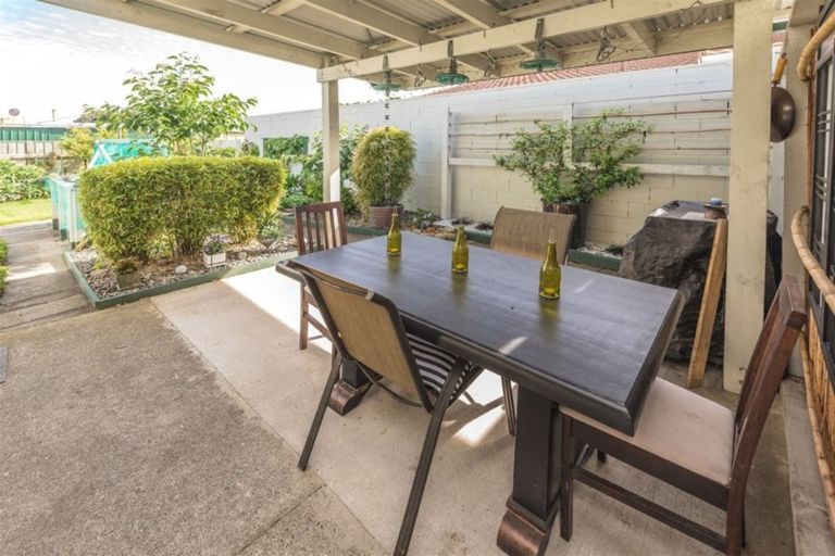 Photo of property in 250 Cornfoot Street, Castlecliff, Whanganui, 4501