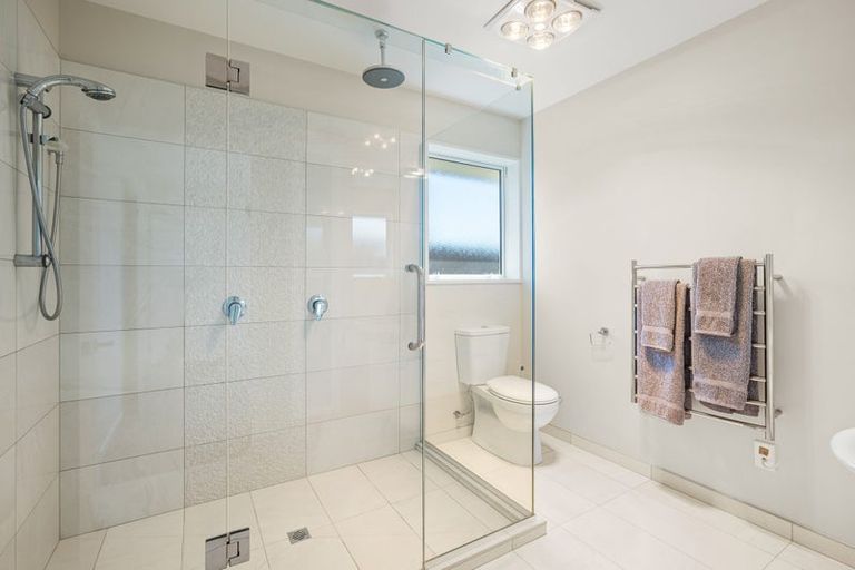 Photo of property in 30 Davaar Crescent, Broomfield, Christchurch, 8042