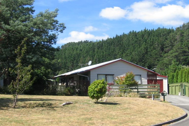 Photo of property in 1 Pearl Grove, Birchville, Upper Hutt, 5018