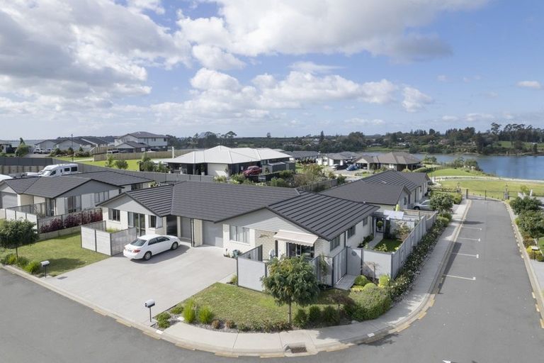 Photo of property in Waterview Estate, 31/4 Greystone Place, Omokoroa, 3114