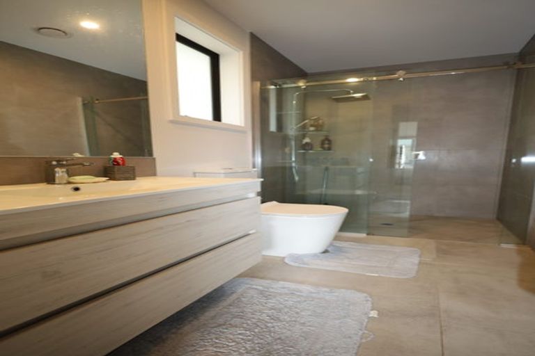 Photo of property in 17 Pakanga Grove, Pyes Pa, Tauranga, 3112