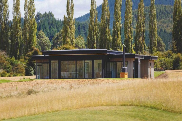 Photo of property in 83 Victory Drive, Wharewaka, Taupo, 3330