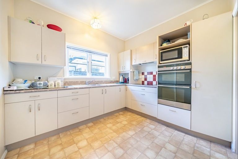 Photo of property in 5 Elizabeth Avenue, Heretaunga, Upper Hutt, 5018