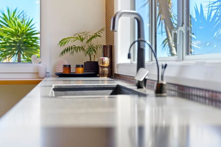 Photo of property in 36 Raukawa Road, Peka Peka, Waikanae, 5391