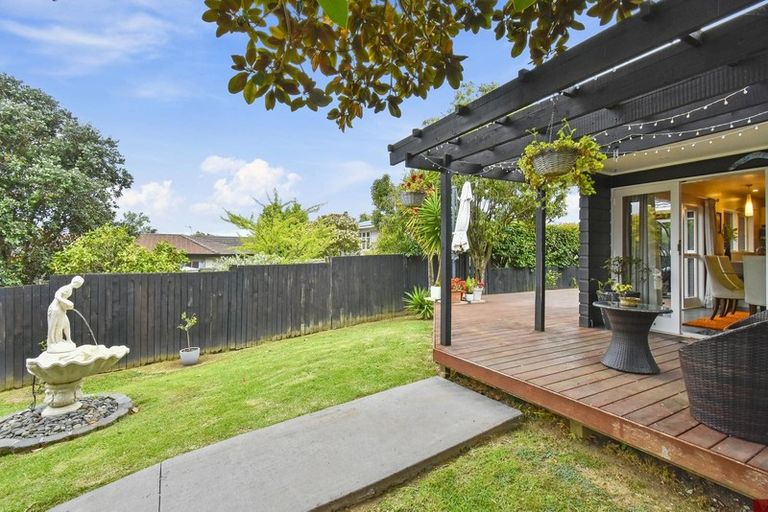 Photo of property in 17 Glenmore Road, Sunnyhills, Auckland, 2010