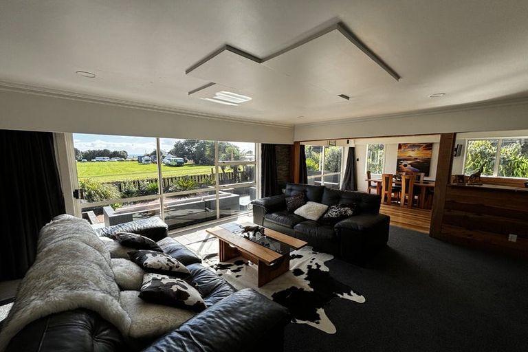 Photo of property in 8b Ronald Street, Strandon, New Plymouth, 4312