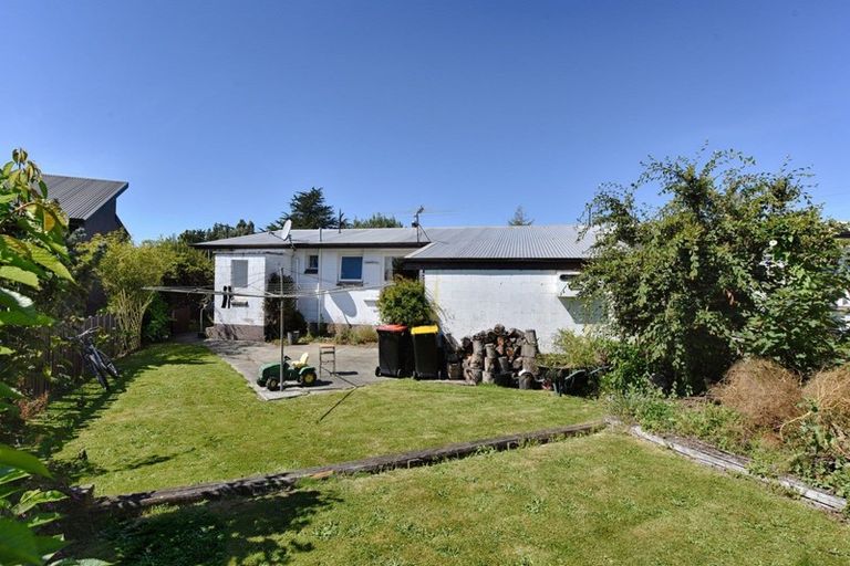 Photo of property in 11 Railway Esplanade, East Gore, Gore, 9710