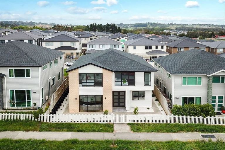Photo of property in 413 Ormiston Road, Flat Bush, Auckland, 2019
