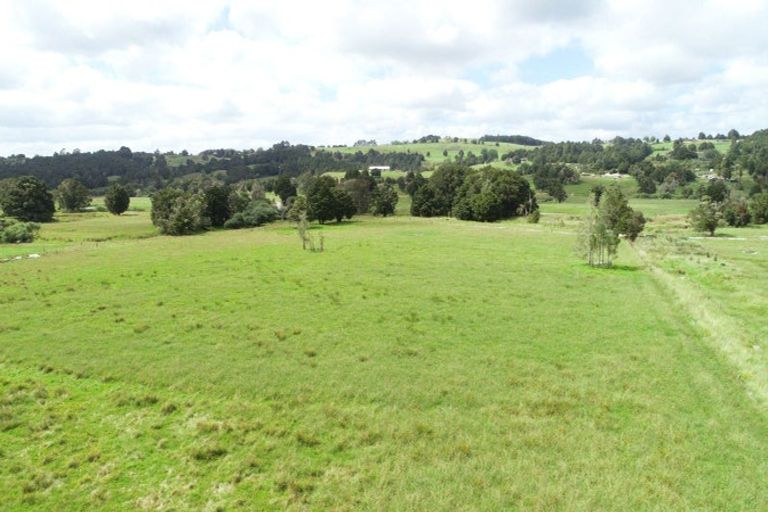 Photo of property in 680 Waimate Road North, Kerikeri, 0293