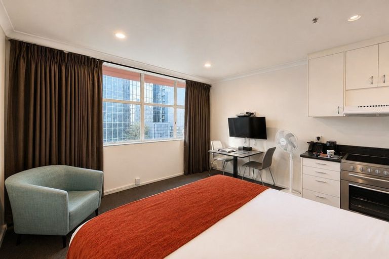 Photo of property in Terrace Garden Apartments, 5b/120 The Terrace, Wellington Central, Wellington, 6011