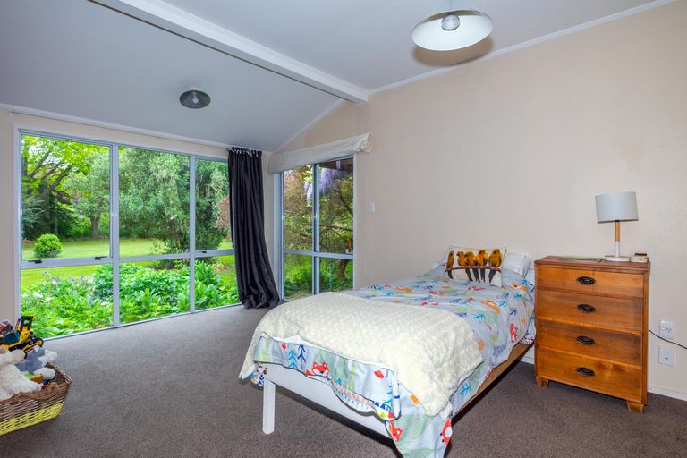 Photo of property in 74 School Road, Pleasant Valley, Geraldine, 7991