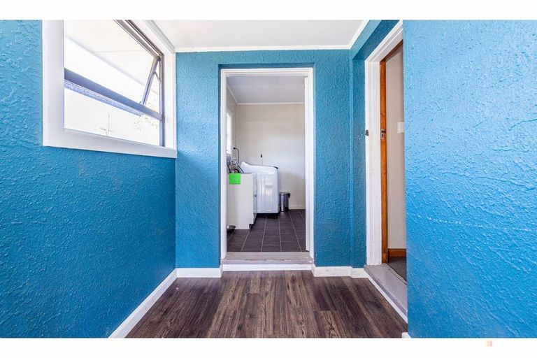 Photo of property in 3 Price Street, Waimate, 7924