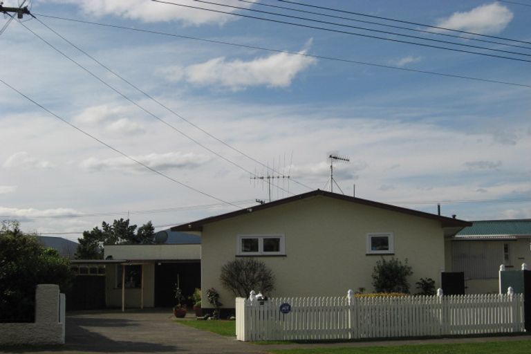 Photo of property in 16 Churchill Crescent, Tawhero, Whanganui, 4501